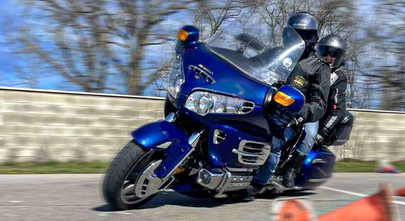 Újabb vezetéstechnikai tréning motorosoknak - Segítenek a bajban