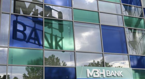 Az ÁSZ-elnök most se nevezte nevén Mészáros bankját, de elárulta, hogy az mire adott kölcsönt egy 233 milliárdos adósságú MNB-cégnek