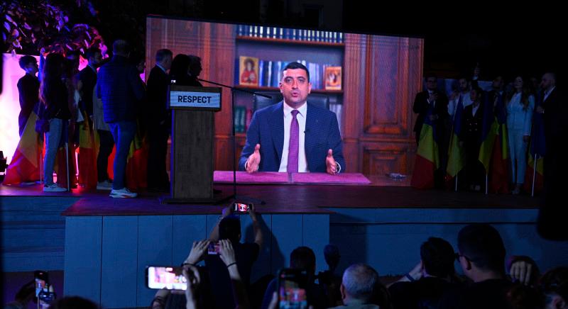 Az európai radikális jobboldal két vezetője üdvözli George Simion győzelmét