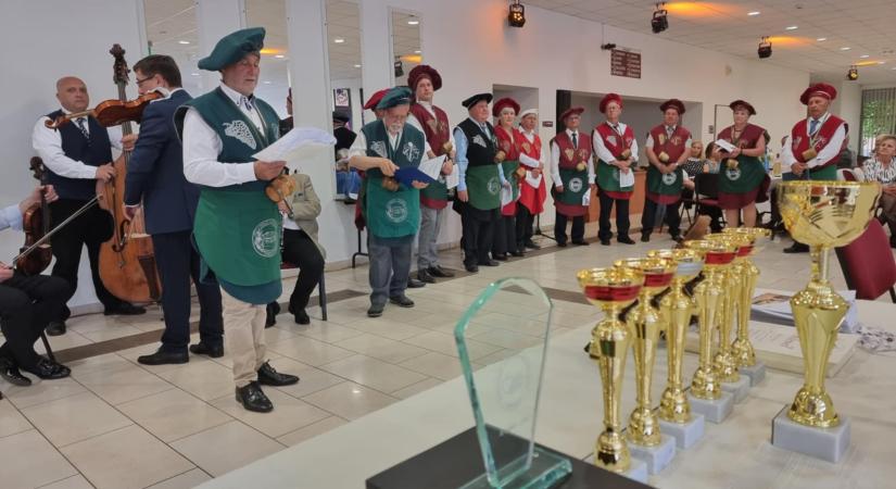 Borászbálon ismerték el a legjobb borkészítőket