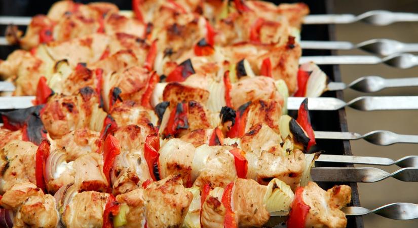 Olaszos csirkenyárs grillen