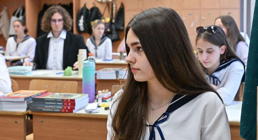 Zrínyi Miklóssal és Arany Jánossal küzdenek az érettségizők – egri gimnazistáknál jártunk kezdéskor