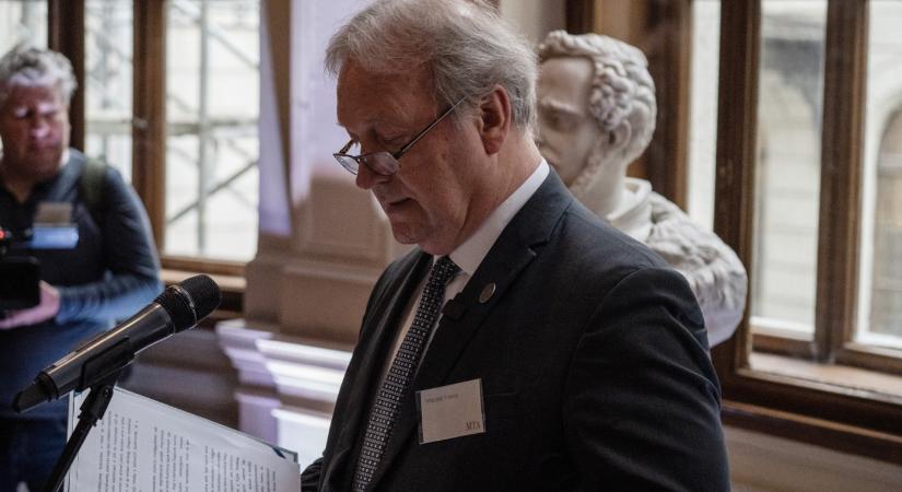 „Nincs érdemi politikai igény az együttműködésre” – Freund Tamás MTA-elnök közgyűlési beszédében a kormánynak is üzent