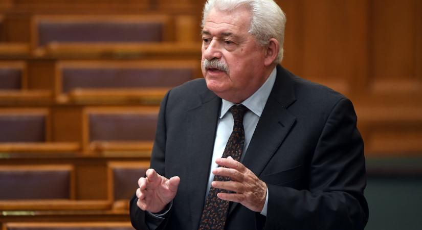 Fónagy János Gréczy Zsoltnak: Az önök ideje alatt adták el a családi ezüstöt
