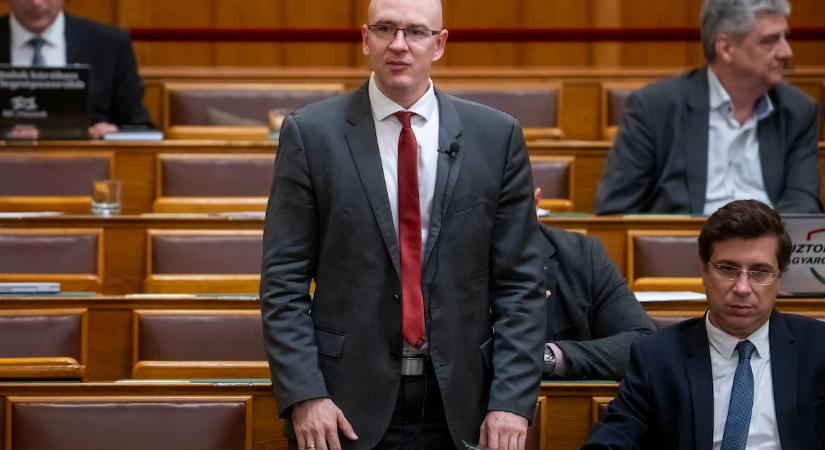Z. Kárpát Dániel negatív adóról ábrándozott az Országgyűlésben