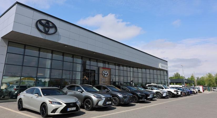 Új fejezet a Toyota Linartech Autó életében – Ünnepélyes szalonmegnyitó Kecskeméten