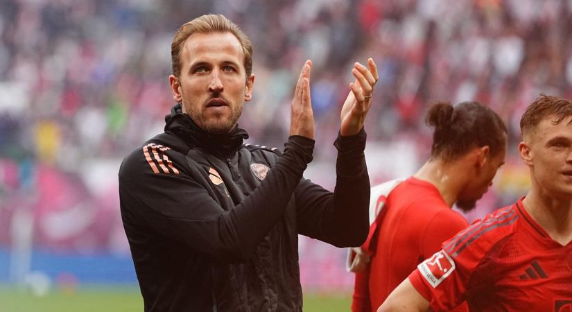 Serleg emoji, pezsgő és Queen: így ünnepelte karrierje első trófeáját Harry Kane