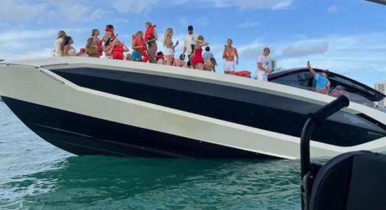 Túltolták a bulit a bikinis influenszerek, elsüllyesztettek egy Lamborghini-jachtot Miamiban