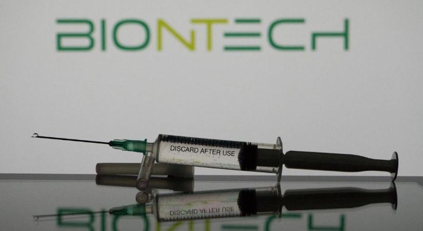 Egyre lejjebb csúszik a BioNTech, de gőzerővel dolgoznak a fordulaton