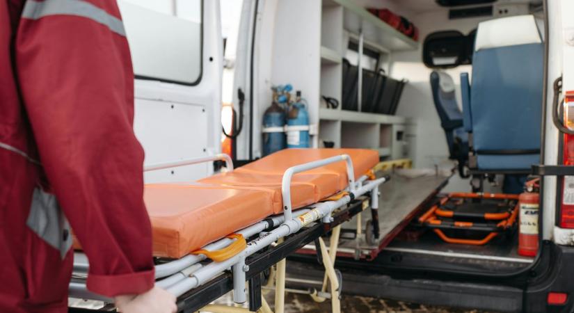 Rosszul lett az elektromos rolleren, járókelők mentették meg az életét
