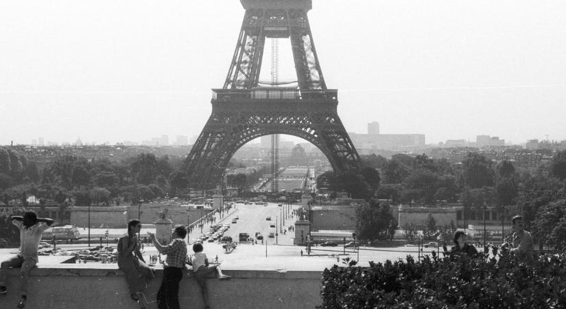A franciák utálták, de a világ imádja: 136 éve nyílt meg a látogatók előtt az Eiffel-torony – Retro képgaléria