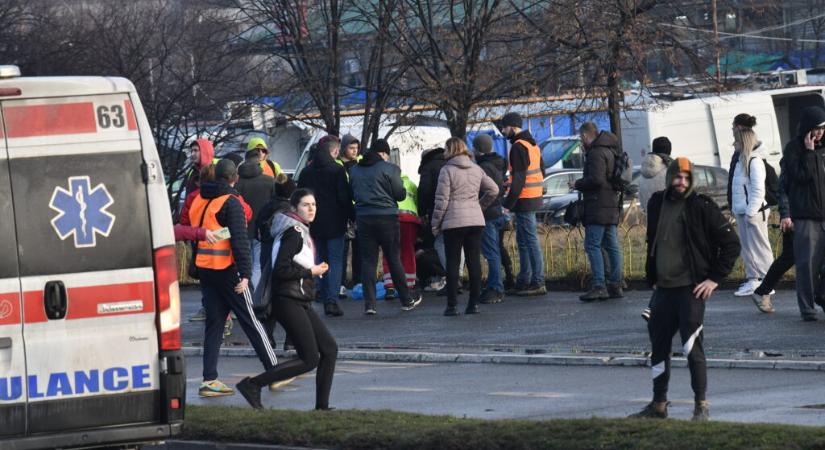 A fogdában öngyilkosságot kísérelt meg a tüntetőket gázoló lány