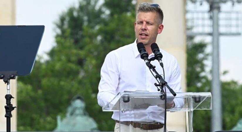 Kemény kritikát mondott Magyar Péter: „Köszönjük a beismerést, Miniszterelnök elvtárs!”