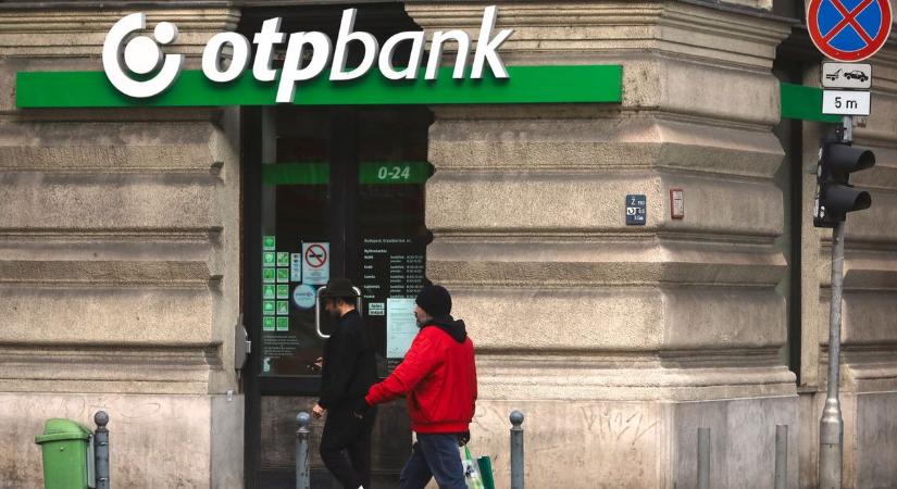 Fontos változás lépett hatályba az ország egyik legnagyobb pénzintézeténél - minden ügyfelet érint