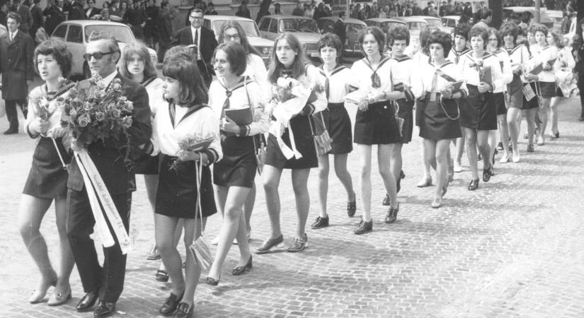 Keresd magad a képeken – most nem bulikon, hanem régebbi ballagási fotókon (galéria)