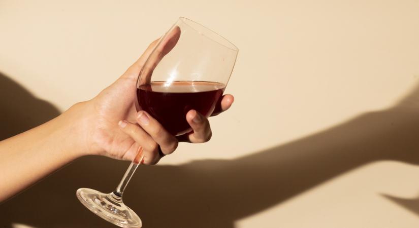 A nők alkoholizmusa másképpen, de ugyanúgy pusztít, mint a férfiak függősége
