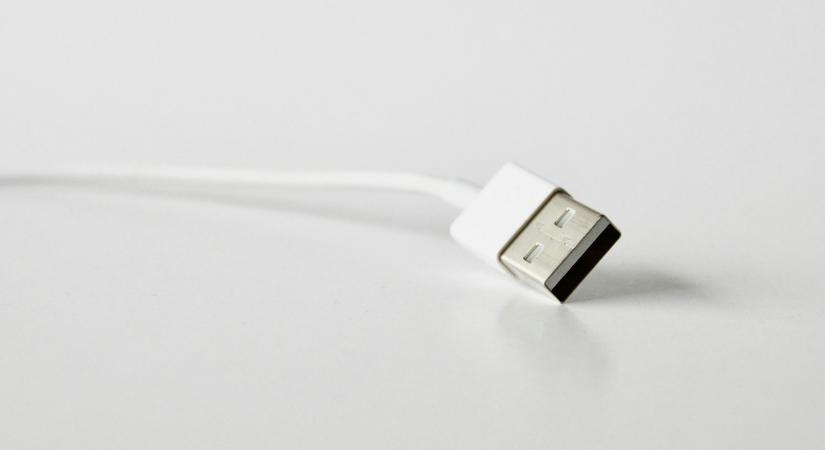Veszélyt rejthetnek magukban az USB-készülékek: így maradhatunk biztonságban
