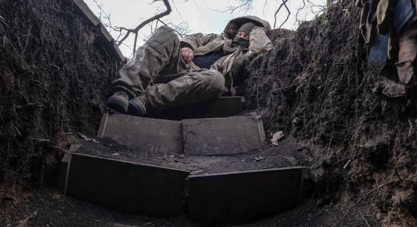 Saját parancsnokuk sarcolta meg az ukrán katonákat. Halálbüntetéssel fenyegette őket