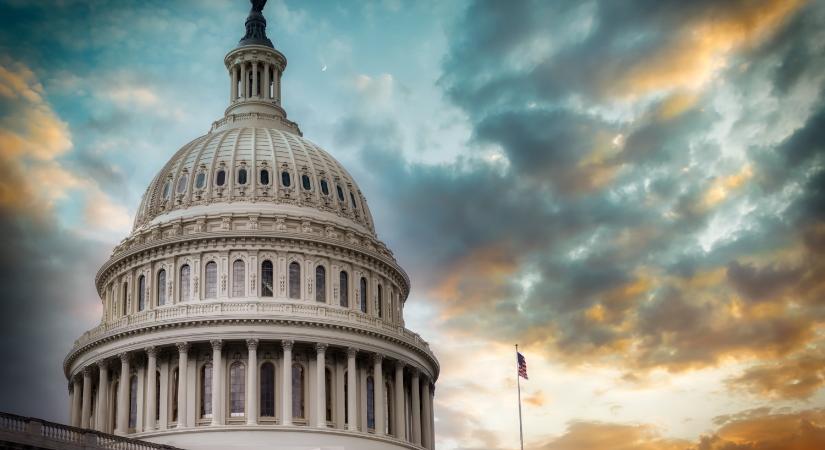 Kivonulással tiltakoznának a demokraták Trump kriptós tervei miatt