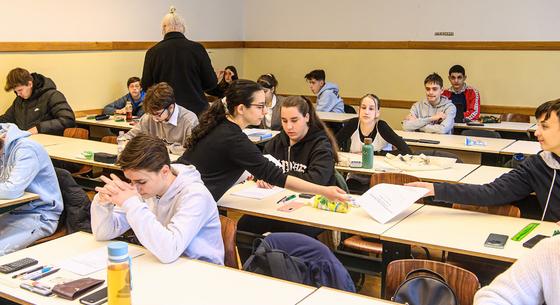 Idén hatezerrel kevesebben felvételiztek középiskolába, a legtöbben gimnáziumban folytatják