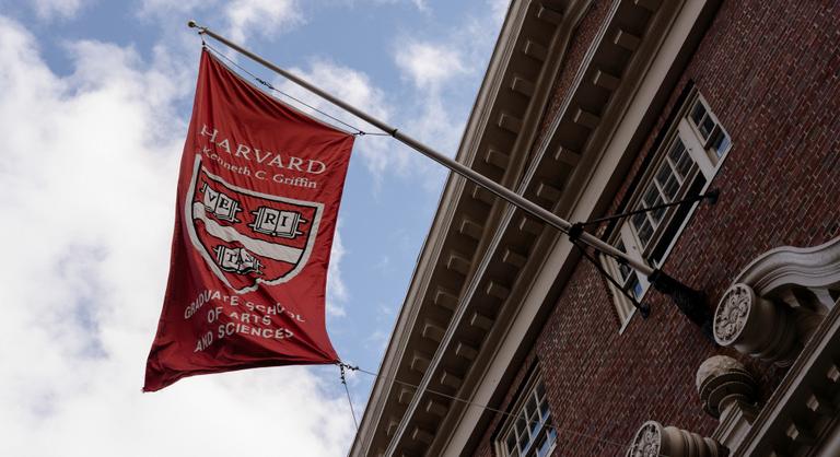 Folytatódik a Trump–Harvard csata, Washington blokkolta az egyetem szövetségi támogatásait