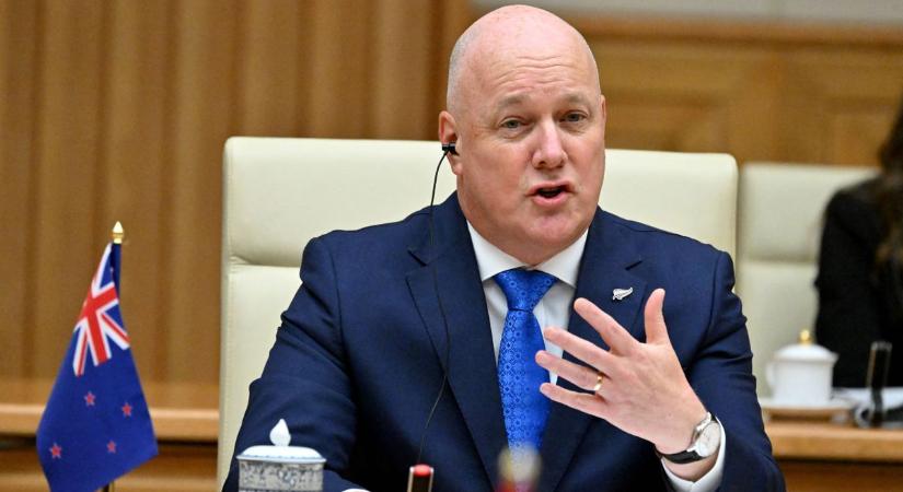 Új-Zéland a közösségi médiahasználat korlátozását tervezi a 16 éven aluliak számára
