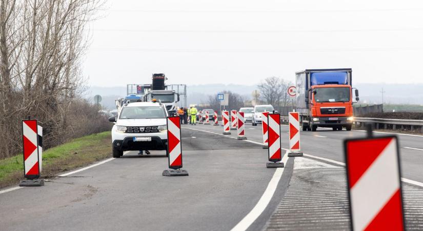 Tovább nő a káosz az M3-ason: lezárták a fontos csomópontot