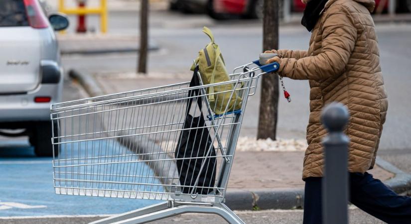 Vonalkódokkal trükköztek az önkiszolgáló kasszánál, de lebuktak