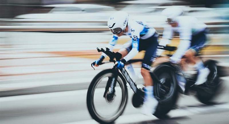 Szórta a büntetéseket a női Vuelta csapatidőfutamán az UCI