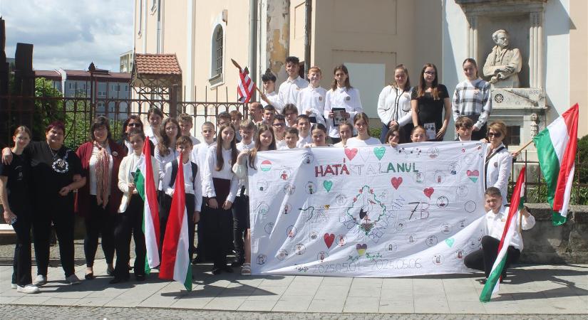Határtalanul – a hódmezővásárhelyi iskolások rimaszombati szolgálata képeken