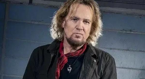 Iron Maiden - Adrian Smith: "csak a bandák nagyon kis százaléka tud megélni a zenélésből"