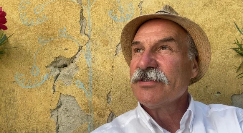 Szívverés a magasban - Berecz András ének- és mesemondó fotókiállítása Felvidéken is látható lesz
