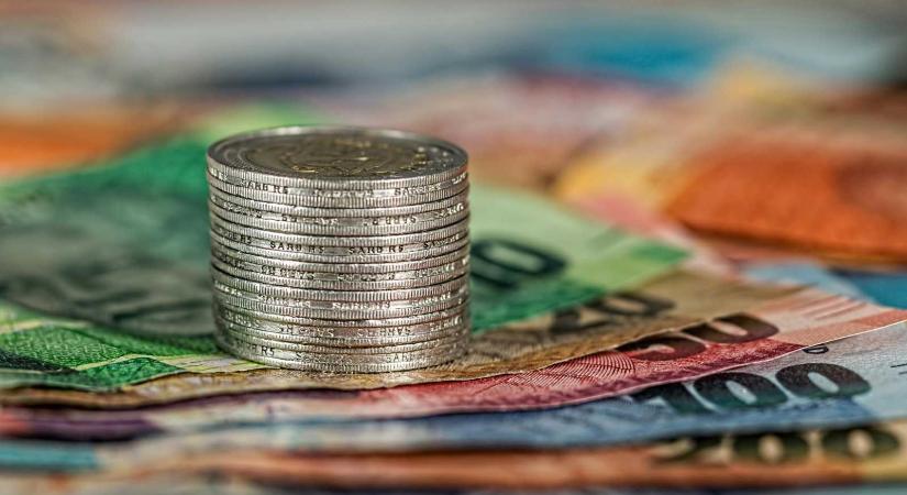 Júliustól euróban is feltüntetik az árakat a bolgárok