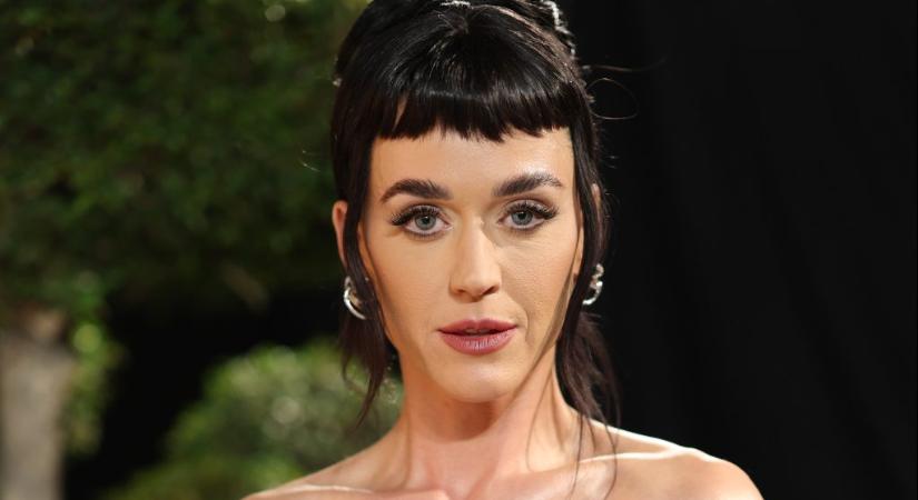 Katy Perry fotót mutatott magáról a Met-gálán, pedig ott sem volt