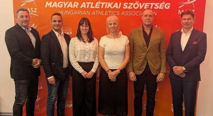 Paprikás ülés következik: egymásnak feszül Gyulai Miklós elnök és Németh Zsolt alelnök