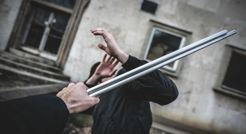 Leszámolás Kertvárosban: lapáttal, vasrúddal és boxerrel verték egymást