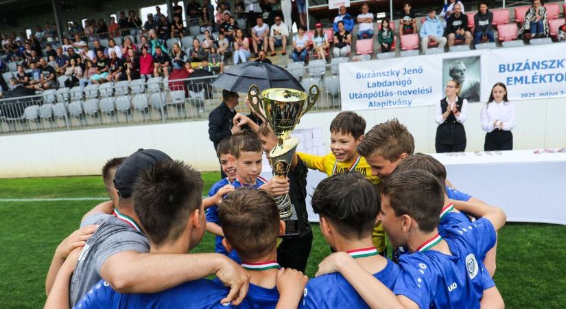 Futballtornával emlékeztek Buzánszky Jenőre Telkiben fotók
