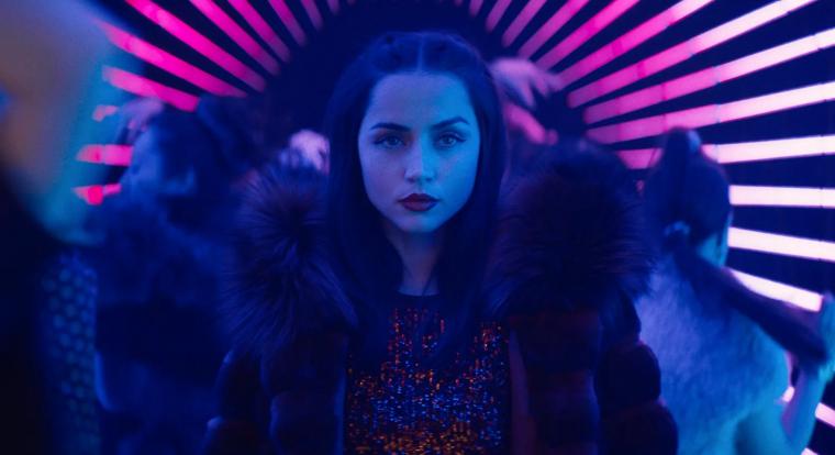 Ana de Armas és Keanu Reeves szemtől szemben a Ballerina magyar szinkronos előzetesében