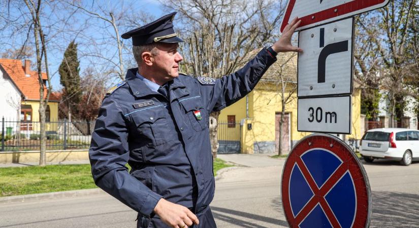 Majd kiesett a megbírságolt abonyi sofőrök kezéből a hivatalos levél, amikor felnyitották a borítékot
