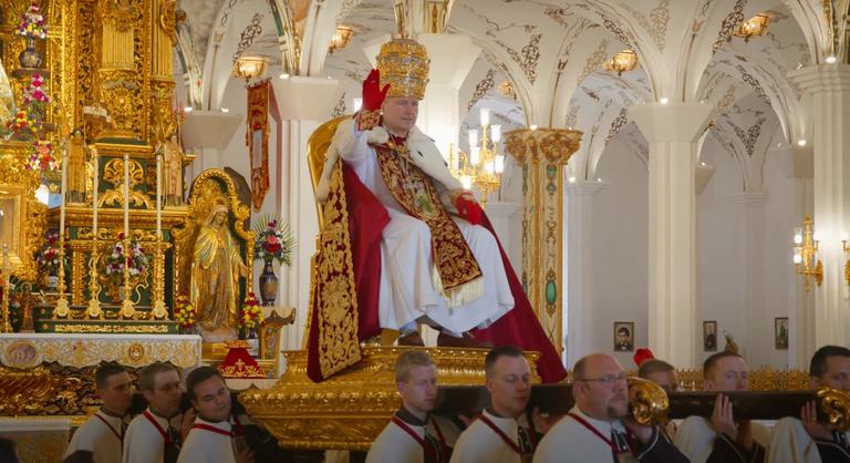 Az ellenpápák már a spájzban vannak, II. Mihály és III. Péter beöltöztek