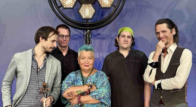 NINA SIMONE-TÓL MADONNÁIG Újra szól a négylövetű – Falusi Mariann koncertje / 6szín