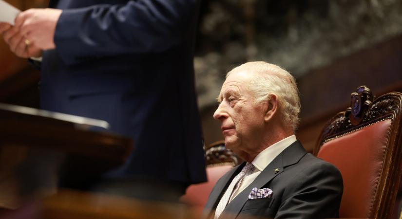 Hír jött, előkerült Károly király eltitkolt "fia". Nagy súlyú, amire készül, mindenki a fejét fogja