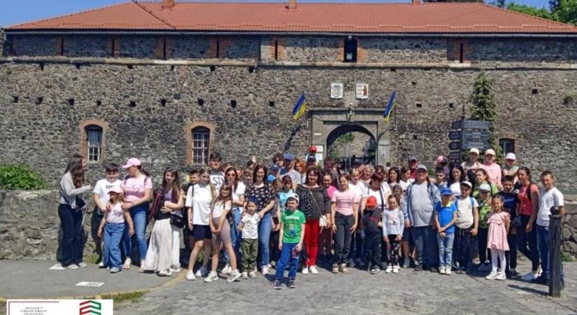 Honismereti kiránduláson a KMNE tagcsaládjai - Váraink látogatása
