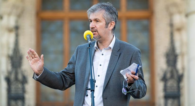 Hadházy: Csak a titkos szavazáson vehetnek részt a kitiltott képviselők a Parlamentben