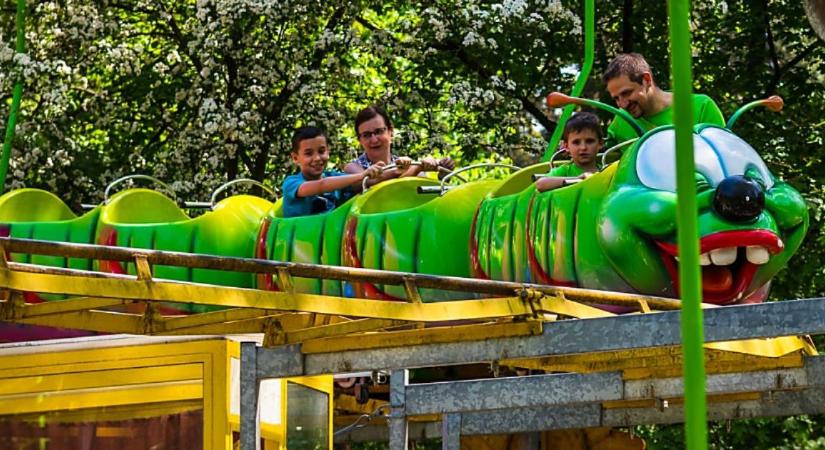 Kádár János kisvasúton: 65 éves a debreceni vidámpark
