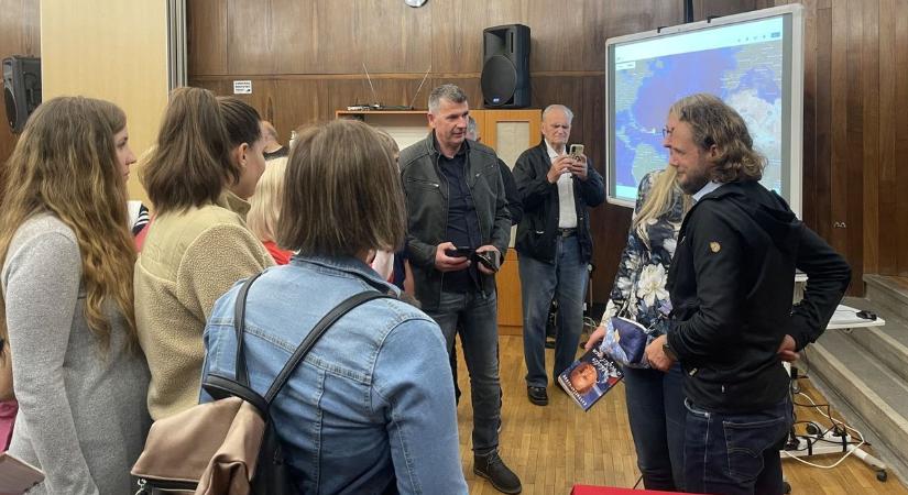 Tapsvihar, telt ház, extrém sztorik: Rakonczay Gábor mindent vitt Kecskeméten