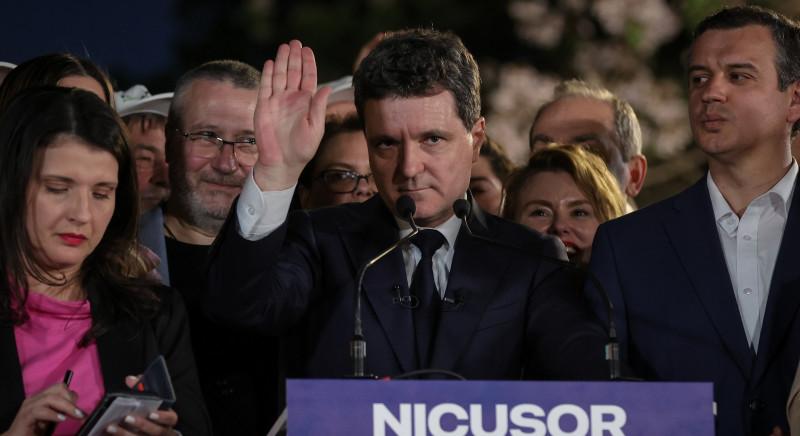 Nicușor Dan szerint ostobaságokat hord össze Simion, amikor 500 ezer közalkalmazott menesztéséről beszél