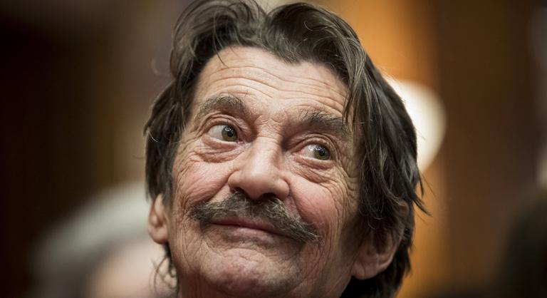 Vörös ingben viszik majd Galkó Balázs koporsóját