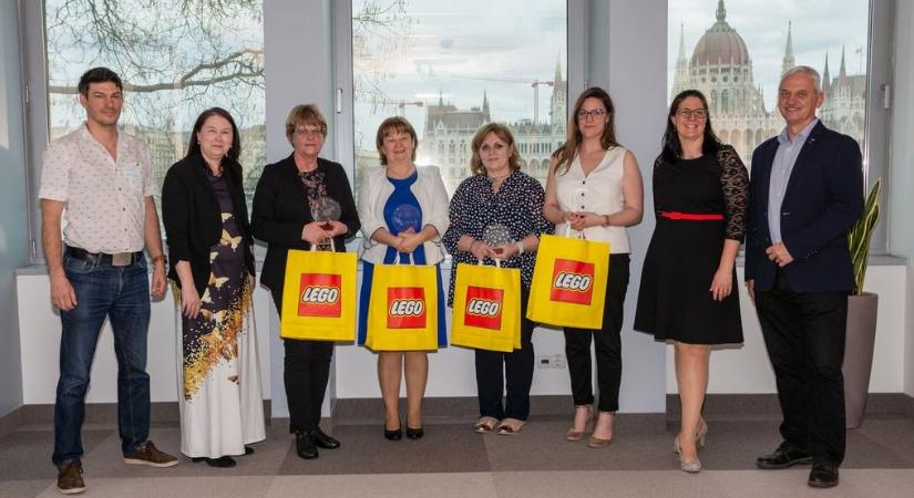 Kiválóság, inspiráció, támogatás: díjazták a tudomány női arcait