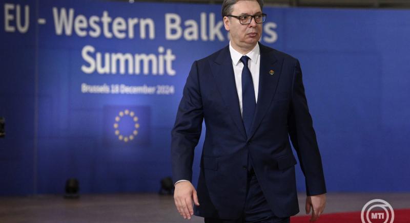 Bakuban feltartóztatták a Moszkvába tartó szerb elnök repülőgépét